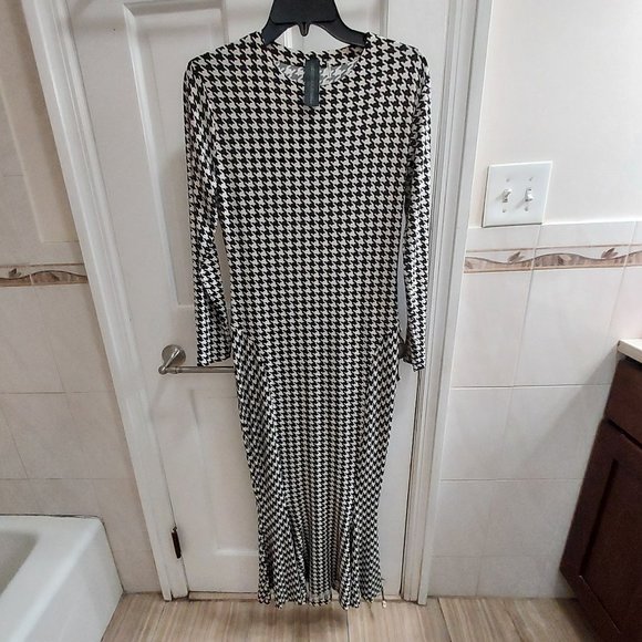 NORMA KAMALI Black White Check Long Sleeve Crew Fishtail Dress - Picture 2 of 8